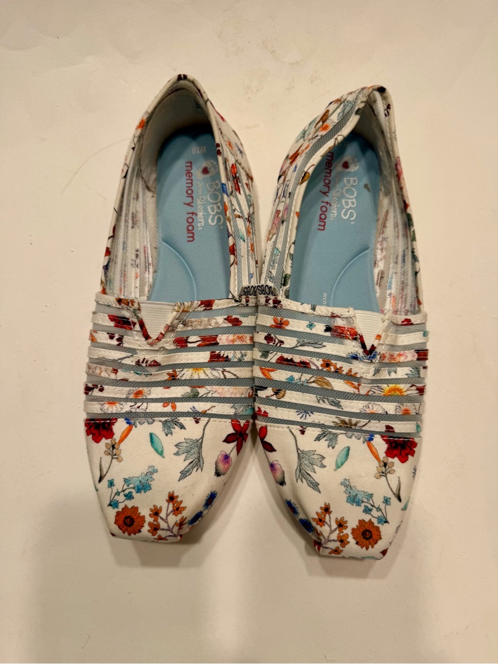 BOBS from Skechers White Floral Slip-On Loafers Size 10